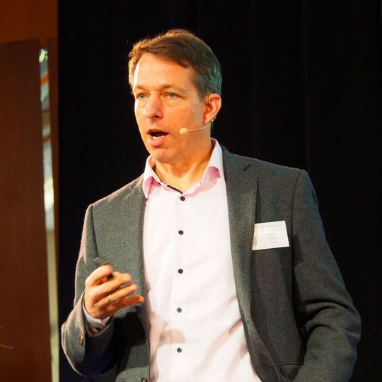 Felix Hanisch, Bayer: „Wir müssen schauen, dass wir die guten Konzepte von der IT auf die OT übertragen können.“ Felix Hanisch, Bayer: „Wir müssen schauen, dass wir die guten Konzepte von der IT auf die OT übertragen können.“