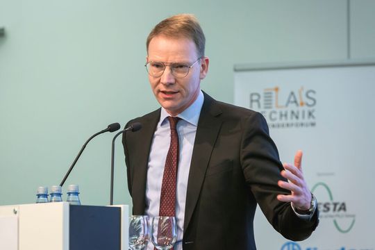 Keynote: Die wirtschaftliche Lage in der Elektroindustrie mit Dr. Andreas Gontermann (ZVEI).