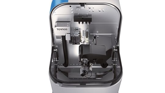 La Swissnano 7 avec le capot ouvert, une machine spécialisée dans la micro et la nano précision. La Swissnano 7 avec le capot ouvert, une machine spécialisée dans la micro et la nano précision.