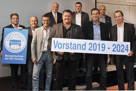 Auf der Mitgliederversammlung der Kfz-Innung Köln wählten die Teilnehmer einen neuen Vorstand.