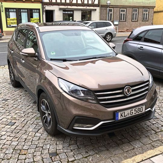 Der DFSK Glory 580 kostet 22.947 Euro. Der DFSK Glory 580 kostet 22.947 Euro.