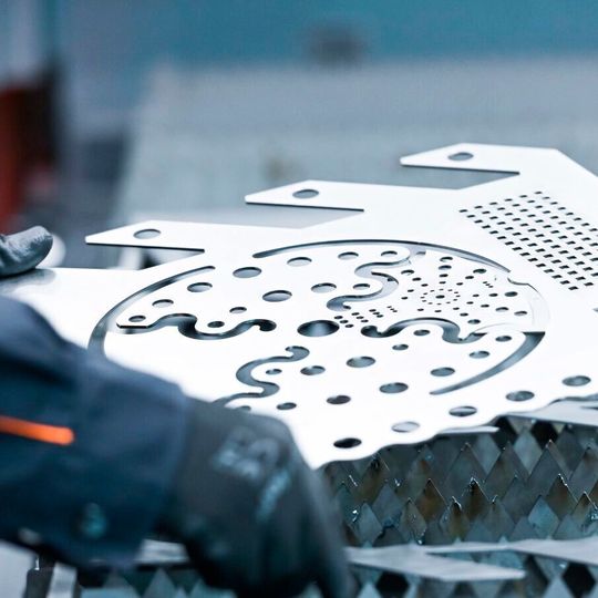 Vom 5. bis 7. November 2019 nutzten 41.152 Besucher aus insgesamt 113 Ländern die Blechexpo/Schweisstec, um sich über Neuheiten zu informieren. Vom 5. bis 7. November 2019 nutzten 41.152 Besucher aus insgesamt 113 Ländern die Blechexpo/Schweisstec, um sich über Neuheiten zu informieren.