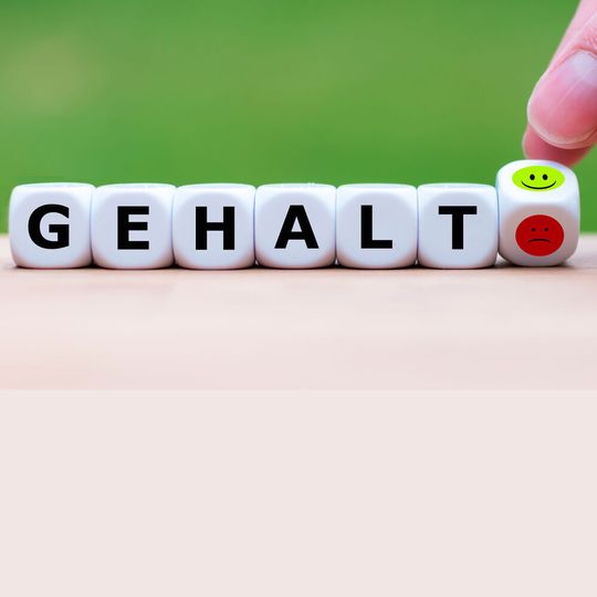 Erst wenn der Verdienst stimmt, lassen sich Arbeitnehmer auch aif Benefits ein. Erst wenn der Verdienst stimmt, lassen sich Arbeitnehmer auch aif Benefits ein.