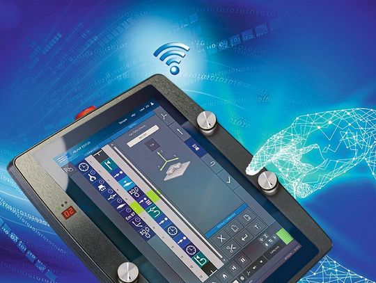 Mit den Drehgebern an der Front des wireless Panel HGW 1033-32 kann die Feinabstimmung der Achsen nahezu blind erfolgen. Mit den Drehgebern an der Front des wireless Panel HGW 1033-32 kann die Feinabstimmung der Achsen nahezu blind erfolgen.