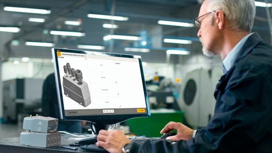 Mit einer neuen Funktion im Han-Konfigurator ermöglicht Harting seinen Anwendern, die Position und die Anzahl der Kabeleingänge nach eigenen Anforderungen auszuführen. Mit einer neuen Funktion im Han-Konfigurator ermöglicht Harting seinen Anwendern, die Position und die Anzahl der Kabeleingänge nach eigenen Anforderungen auszuführen.