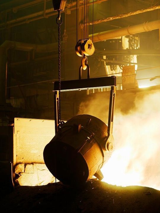 Siliciumproduktion am Standort Holla. Siliciummetall ist einer der wichtigsten Rohstoffe von Wacker und wird für die Herstellung von Siliconen und polykristallinem Reinstsilicium benötigt. Siliciumproduktion am Standort Holla. Siliciummetall ist einer der wichtigsten Rohstoffe von Wacker und wird für die Herstellung von Siliconen und polykristallinem Reinstsilicium benötigt.