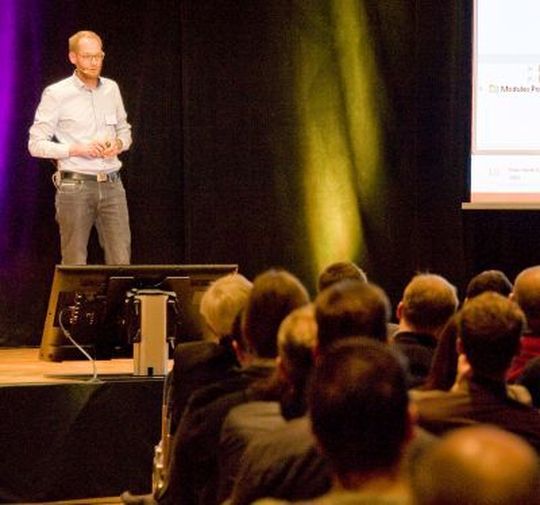 Mehr als 1200 Teilnehmer treffen sich jährlich im Dezember in Sindelfingen, um sich über die Entwicklungen im Embedded Software Engineering fortzubilden und auszutauschen. Mehr als 1200 Teilnehmer treffen sich jährlich im Dezember in Sindelfingen, um sich über die Entwicklungen im Embedded Software Engineering fortzubilden und auszutauschen.