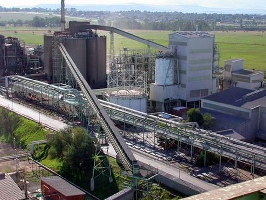 Lanxess verkauft seinen Anteil an der Chromerz-Mine in Südafrika an Clover Alloys. Lanxess verkauft seinen Anteil an der Chromerz-Mine in Südafrika an Clover Alloys.