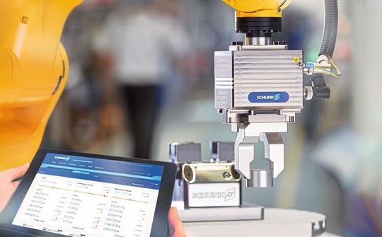 Beim Smart Gripping vermessen, identifizieren und überwachen intelligente Greifer Bauteile sowie den laufenden Produktionsprozess. Beim Smart Gripping vermessen, identifizieren und überwachen intelligente Greifer Bauteile sowie den laufenden Produktionsprozess.