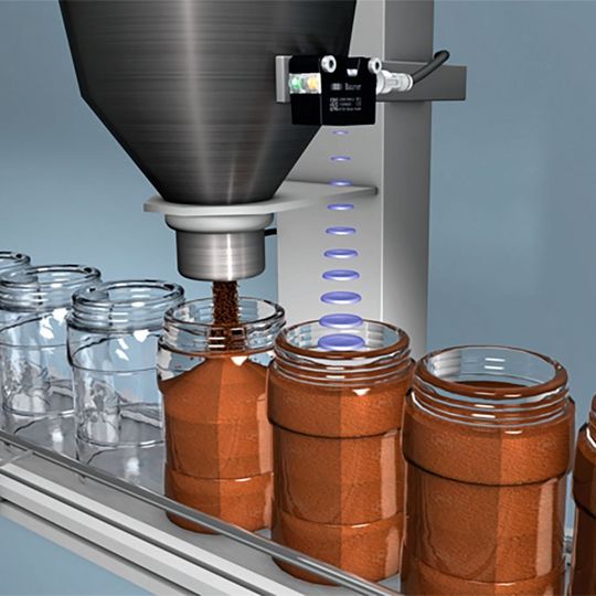 Die Schallkeulenbreite der Ultraschallsensoren lässt sich vor Ort in Abhängigkeit von Behälteröffnung und Füllmedium anpassen. Die Schallkeulenbreite der Ultraschallsensoren lässt sich vor Ort in Abhängigkeit von Behälteröffnung und Füllmedium anpassen.