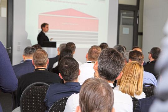 Etwa 100 Teilnehmer kamen zum siebten Infotag Produktion nach Würzburg. Etwa 100 Teilnehmer kamen zum siebten Infotag Produktion nach Würzburg.