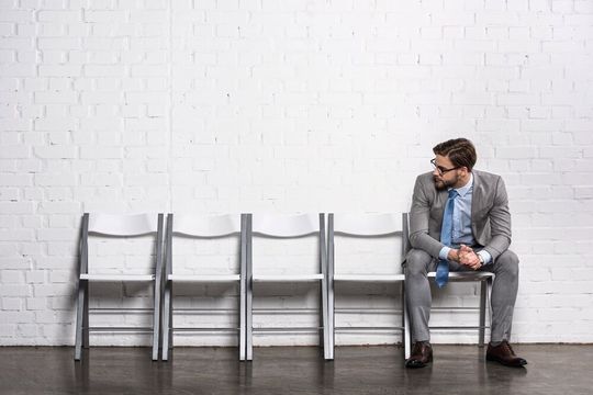 Insbesondere im Maschinen- und Anlagenbau bleiben Stellen häufig länger
unbesetzt. Insbesondere im Maschinen- und Anlagenbau bleiben Stellen häufig länger
unbesetzt.