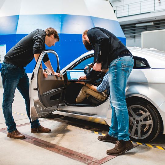 Twaice entwickelt digitale Batteriezwilinge für die Batteriediagnose von E-Autos. Twaice entwickelt digitale Batteriezwilinge für die Batteriediagnose von E-Autos.