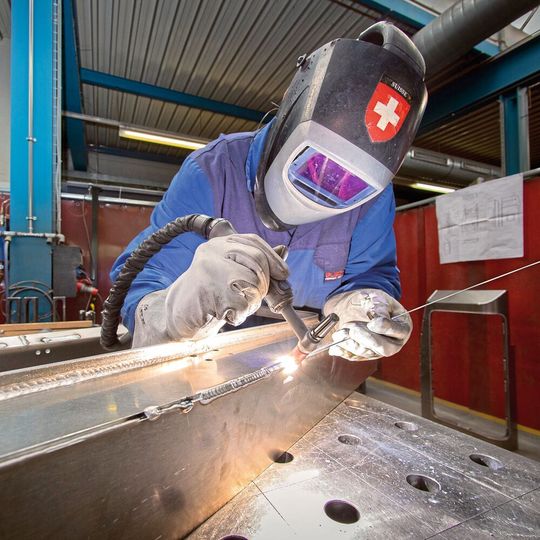 Dank moderner WIG-Schweissanlagen sowie Laserschweissverfahren können sehr hohe Verarbeitungs- und Fügegüten realisiert werden. Dank moderner WIG-Schweissanlagen sowie Laserschweissverfahren können sehr hohe Verarbeitungs- und Fügegüten realisiert werden.