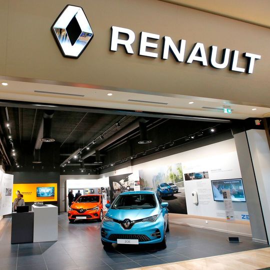 Im Shopping Center Val d'Europe präsentiert Renault künftig drei Fahrzeuge. Im Shopping Center Val d'Europe präsentiert Renault künftig drei Fahrzeuge.