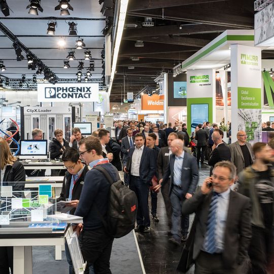 Auf der SPS 2019 stehen Innovationen der Automatisierungstechnik und begleitende Technologien im Vordergrund. Auf der SPS 2019 stehen Innovationen der Automatisierungstechnik und begleitende Technologien im Vordergrund.