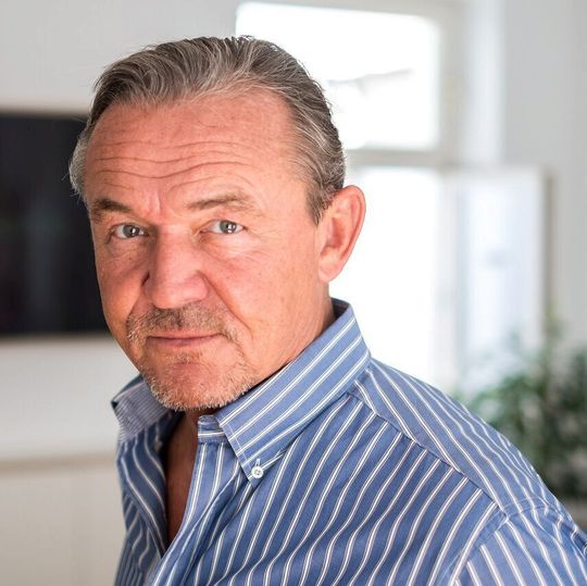Dr. Heiner Pollert ist CEO der Patentpool Group und Vorsitzender des Deutschen Instituts für Erfindungswesen und Wirtschaftssenator im Unternehmerverband „BVMW“. Dr. Heiner Pollert ist CEO der Patentpool Group und Vorsitzender des Deutschen Instituts für Erfindungswesen und Wirtschaftssenator im Unternehmerverband „BVMW“.