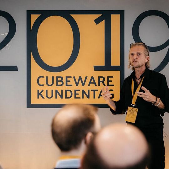 Cubeware-Geschäftsführer Peter Küssner sprach auf dem Kundentag des Unternehmens. Cubeware-Geschäftsführer Peter Küssner sprach auf dem Kundentag des Unternehmens.