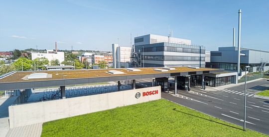 Im Industrie-4.0-Leitwerk in Stuttgart-Feuerbach will Bosch in den kommenden Monaten den Einsatz von 5G testen. Im Industrie-4.0-Leitwerk in Stuttgart-Feuerbach will Bosch in den kommenden Monaten den Einsatz von 5G testen.