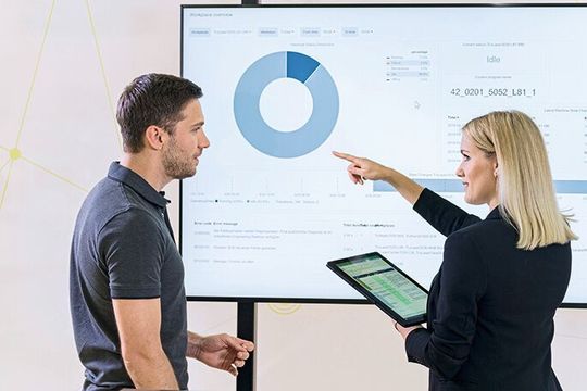 Bei Trumpf arbeiten die Mitarbeiter bereits digital. Das Unternehmen arbeitet bei der Weiterbildung auch mit der Peers Solutions GmbH zusammen. Bei Trumpf arbeiten die Mitarbeiter bereits digital. Das Unternehmen arbeitet bei der Weiterbildung auch mit der Peers Solutions GmbH zusammen.