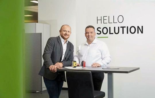 Wieland Electric und PR Electronics kooperieren auf der SPS (v.l.): Markus Kick, Global Business Development Manager Feuerungstechnik bei Wieland Electric und Christian Gräßl, Area Sales Engineer bei PR Electronics. Wieland Electric und PR Electronics kooperieren auf der SPS (v.l.): Markus Kick, Global Business Development Manager Feuerungstechnik bei Wieland Electric und Christian Gräßl, Area Sales Engineer bei PR Electronics.