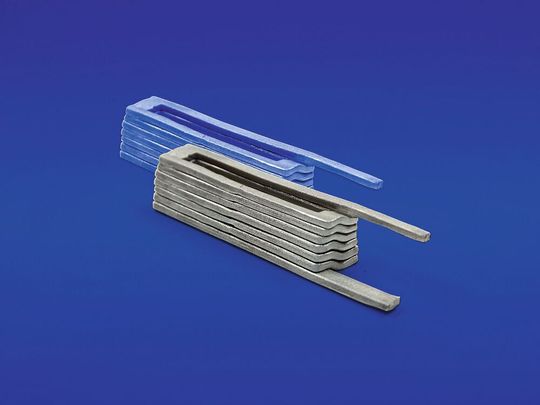 Im Druckguss hergestellte Aluminiumspule mit sieben Windungen und einer Leiterhöhe von ca. 1,5 mm. Im Druckguss hergestellte Aluminiumspule mit sieben Windungen und einer Leiterhöhe von ca. 1,5 mm.