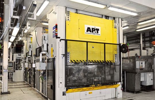 Neuman Aluminium Raufoss entschied sich für die Zukunftssicherheit einer seiner Produktionslinien mit einer neuen Steuerung und einer neuen Automatisierung von AP&T, was zu mehr Zuverlässigkeit, kürzeren Zykluszeiten und damit höherer Produktivität führte. Neuman Aluminium Raufoss entschied sich für die Zukunftssicherheit einer seiner Produktionslinien mit einer neuen Steuerung und einer neuen Automatisierung von AP&T, was zu mehr Zuverlässigkeit, kürzeren Zykluszeiten und damit höherer Produktivität führte.