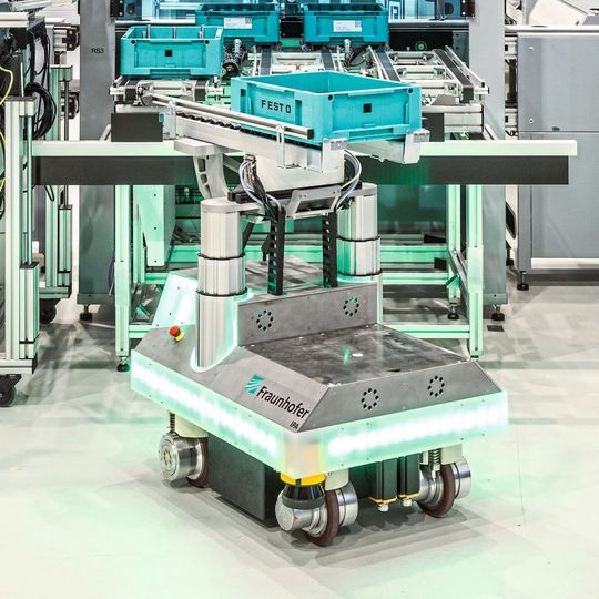 Forscher vom Fraunhofer-IPA und vom IPRI haben Kosten und Nutzen von FTF und anderen cyberphysischen Systemen in einer Profitabilitätsbewertung einander gegenübergestellt. Forscher vom Fraunhofer-IPA und vom IPRI haben Kosten und Nutzen von FTF und anderen cyberphysischen Systemen in einer Profitabilitätsbewertung einander gegenübergestellt.