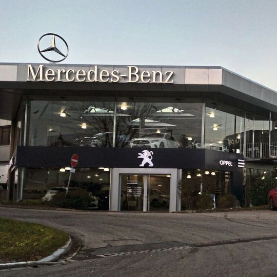 Neu beim etablierten Mercedes-Händler Autohaus Oppel ist die Marke Peugeot. Neu beim etablierten Mercedes-Händler Autohaus Oppel ist die Marke Peugeot.