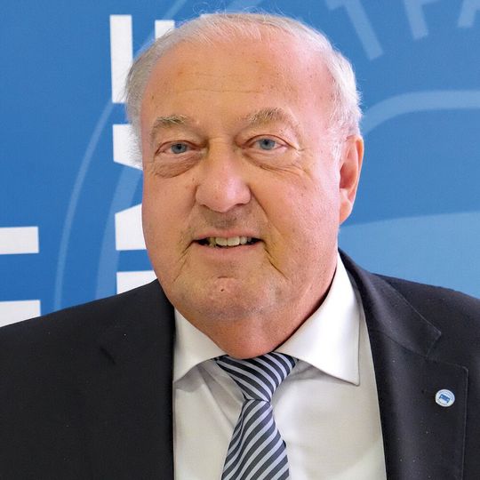 Im Amt bestätigt: Hans-Werner Norren, Präsident Kfz-Gewerbe Rheinland-Pfalz. Im Amt bestätigt: Hans-Werner Norren, Präsident Kfz-Gewerbe Rheinland-Pfalz.