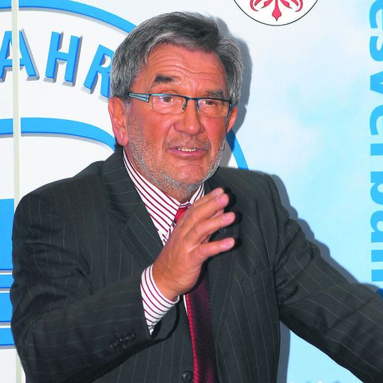Erneut im Amt bestätigt: Hans-Peter Lange, Präsident des Kfz-Gewerbes Berlin-Brandenburg. Erneut im Amt bestätigt: Hans-Peter Lange, Präsident des Kfz-Gewerbes Berlin-Brandenburg.