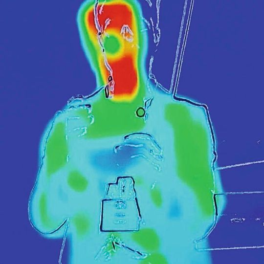 Anhand von sechs Demonstratoren, etwa Wärmebildsensoren für die Bereiche Automotive und Sicherheit, adressiert das Vorhaben viele der aktuell wichtigsten Herausforderungen der Aufbau- und Verbindungstechniken. Anhand von sechs Demonstratoren, etwa Wärmebildsensoren für die Bereiche Automotive und Sicherheit, adressiert das Vorhaben viele der aktuell wichtigsten Herausforderungen der Aufbau- und Verbindungstechniken.