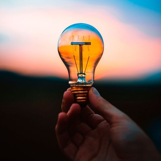 When it comes to utilising AI in the industry, experts advise companies to seek the support of researchers. When it comes to utilising AI in the industry, experts advise companies to seek the support of researchers.