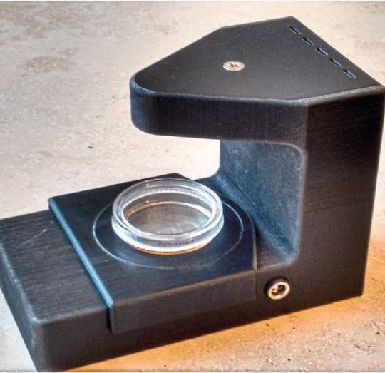 Das holografische Mikroskop ermöglicht ein automatisches, dreidimensionales Tracking der Immunzellen in Echtzeit. Das holografische Mikroskop ermöglicht ein automatisches, dreidimensionales Tracking der Immunzellen in Echtzeit.