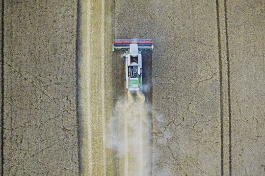 „True Revolutions start in the Heart“ – das ist der Leitgedanke der weltweiten Multi-Channel-Launchkampagne für die revolutionäre Mähdrescher-Generation LEXION 8000-5000 von CLAAS. „True Revolutions start in the Heart“ – das ist der Leitgedanke der weltweiten Multi-Channel-Launchkampagne für die revolutionäre Mähdrescher-Generation LEXION 8000-5000 von CLAAS.