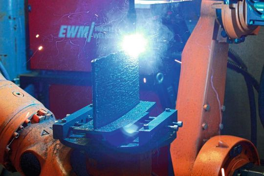 Insbesondere bei Fügeprozessen (hier Wire Additive Arc Manufacturing) werden große Effekte erwartet. Insbesondere bei Fügeprozessen (hier Wire Additive Arc Manufacturing) werden große Effekte erwartet.