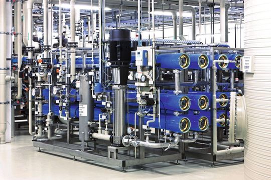 Insbesondere zur Druck- erhöhung in Wasseraufbereitungsanlagen (Membrantechnologie) eignet sich die CR-Baureihe.