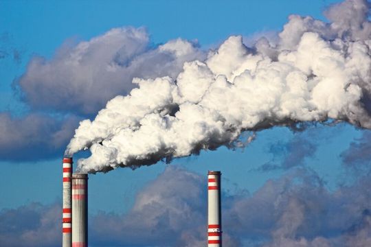 Für Hersteller von energieintensiven Produkten wird es ab 2021 schrittweise teurer. Ab dann gilt der CO2-Preis aus dem Klimapaket. Für Hersteller von energieintensiven Produkten wird es ab 2021 schrittweise teurer. Ab dann gilt der CO2-Preis aus dem Klimapaket.