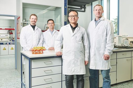 Das Forscherteam am KIT (v.l.): Michael Knapp, Sylvio Indris, Weibo Hua und Björn Schwarz.