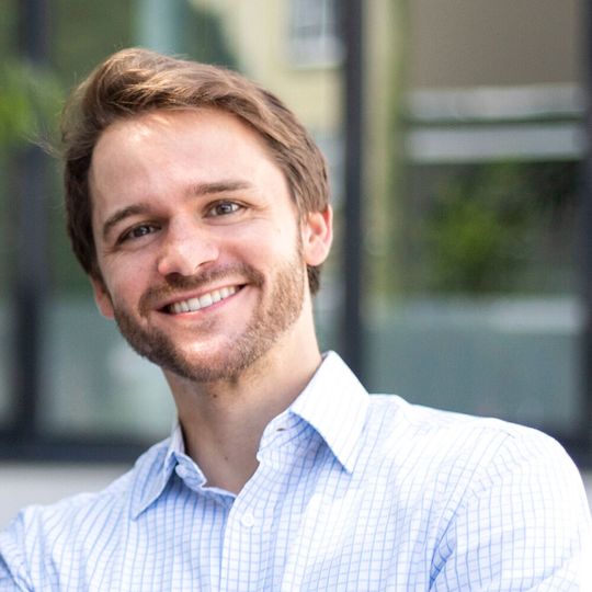 Sebastian Jost, Geschäftsführer von Abracar, freut sich darauf, zusammen mit Autobutler den Gebrauchtwagenhandel so einfach wie möglich zu gestalten. Sebastian Jost, Geschäftsführer von Abracar, freut sich darauf, zusammen mit Autobutler den Gebrauchtwagenhandel so einfach wie möglich zu gestalten.