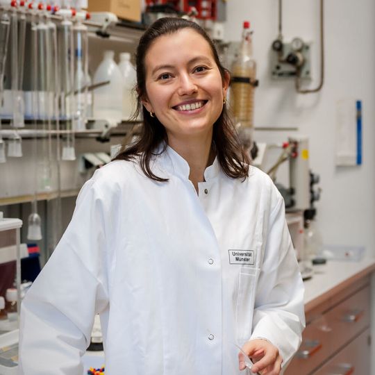 "The enantioselectivity is perfect, better than 99 % in almost all cases," emphasizes Dr. Eloisa Serrano, another lead author. "The enantioselectivity is perfect, better than 99 % in almost all cases," emphasizes Dr. Eloisa Serrano, another lead author.