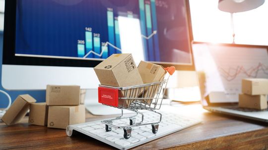 Mit digitalen und automatisierten Lösungen kann der Einkauf optimiert werden, aber die Mitarbeiter müssen sie auch annehmen. Mit digitalen und automatisierten Lösungen kann der Einkauf optimiert werden, aber die Mitarbeiter müssen sie auch annehmen.