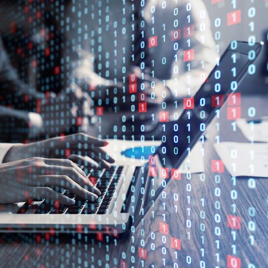 ReFS statt NTFS: lohnt sich etwa bei der Formatierung von Datenträgern, die für Freigaben genutzt werden. ReFS statt NTFS: lohnt sich etwa bei der Formatierung von Datenträgern, die für Freigaben genutzt werden.