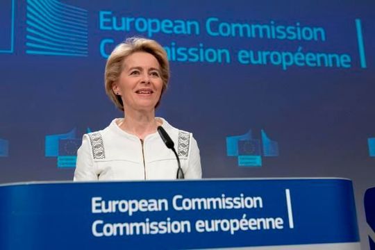 Der von Präsidentin der Europäischen Kommission Ursula von der Leyen angekündigte European Green Deal beschreibt, wie Europa bis 2050 zum ersten klimaneutralen Kontinent werden kann. Der von Präsidentin der Europäischen Kommission Ursula von der Leyen angekündigte European Green Deal beschreibt, wie Europa bis 2050 zum ersten klimaneutralen Kontinent werden kann.