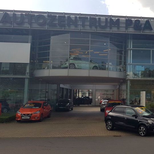 Die P&A-Preckel-Gruppe verkauft einen Standort am Düsseldorfer Höherweg an die BOB Automotive Group. Die P&A-Preckel-Gruppe verkauft einen Standort am Düsseldorfer Höherweg an die BOB Automotive Group.