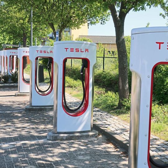 Tesla baut sein Netzwerk an „Superchargern“ weiter aus. Tesla baut sein Netzwerk an „Superchargern“ weiter aus.