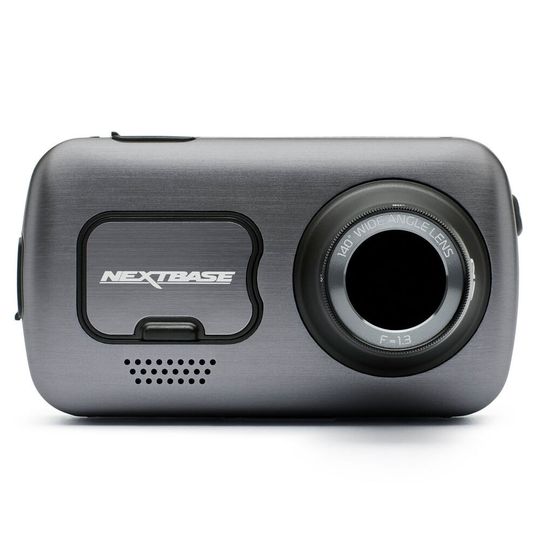 Die Nextbase-622GW kann in Super-Slow-Motion bis zu 120 Bilder pro Sekunde wiedergeben. Ein Rückfahrkamera-Modul ist ansteckbar. Die Nextbase-622GW kann in Super-Slow-Motion bis zu 120 Bilder pro Sekunde wiedergeben. Ein Rückfahrkamera-Modul ist ansteckbar.