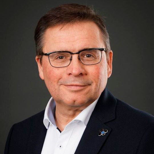 Der frühere PWC-Consultant Gregor Pillen ist neuer DACH-Chef bei IBM. Der frühere PWC-Consultant Gregor Pillen ist neuer DACH-Chef bei IBM.
