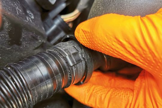 Eine defekte Schnellkupplung wie diese ist für Besitzer des Reparatursets auch kurz vor Feierabend oder am Wochenende kein Malheur mehr. Eine defekte Schnellkupplung wie diese ist für Besitzer des Reparatursets auch kurz vor Feierabend oder am Wochenende kein Malheur mehr.