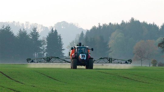 Chemchina und Sinochem schaffen mit der neuen Syngenta Group einen Agrochemieriesen. Chemchina und Sinochem schaffen mit der neuen Syngenta Group einen Agrochemieriesen.